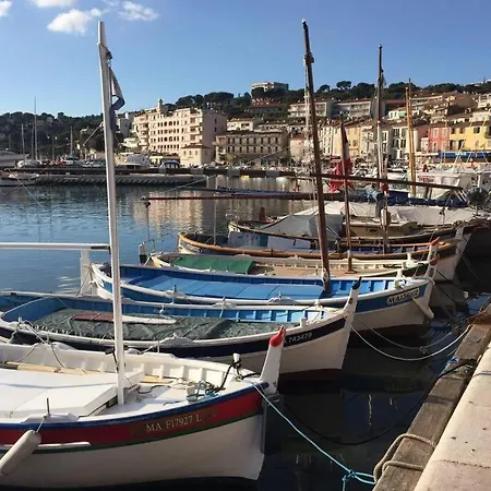Grande Terrasse Emplacement Au A 1 Minute De La A Pieds Apartment Cassis