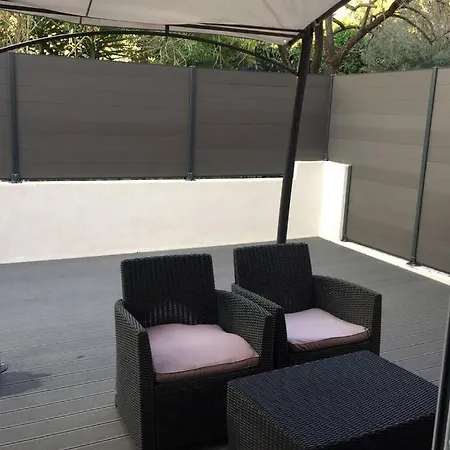 Grande Terrasse Emplacement Au A 1 Minute De La A Pieds