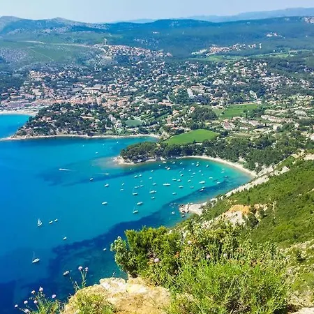 Grande Terrasse Emplacement Au A 1 Minute De La A Pieds Cassis